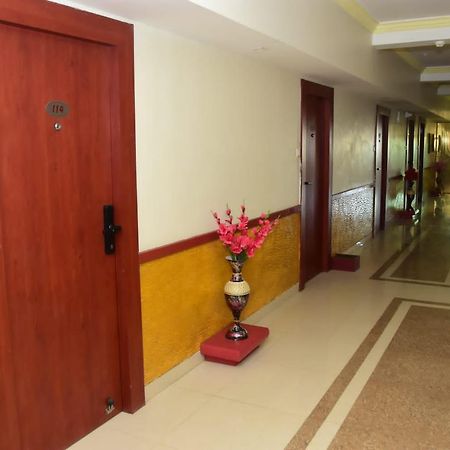 Hotel Shiv International Bhachau Ngoại thất bức ảnh