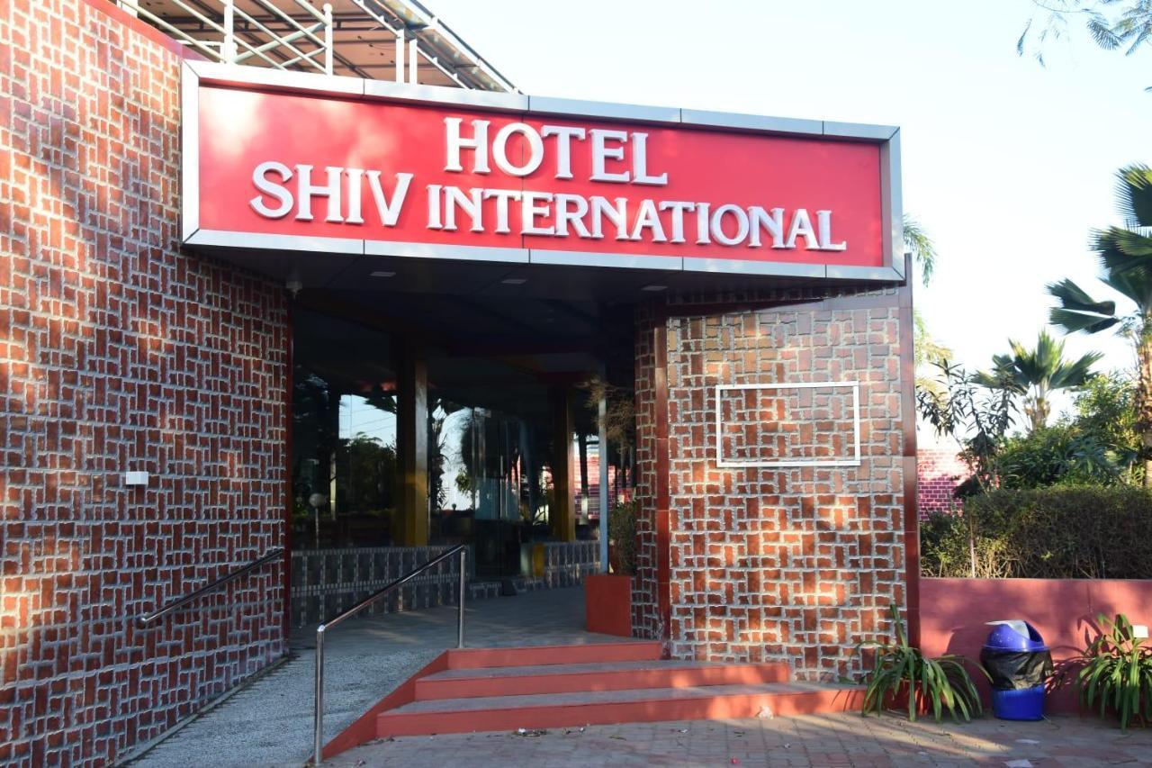 Hotel Shiv International Bhachau Ngoại thất bức ảnh