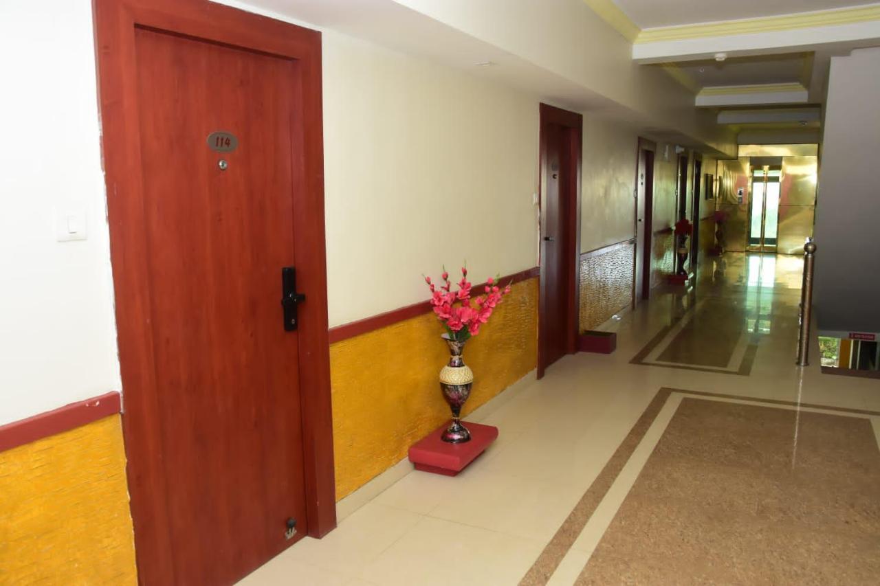 Hotel Shiv International Bhachau Ngoại thất bức ảnh
