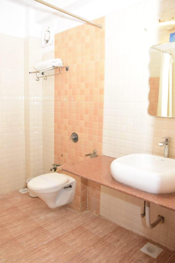 Hotel Shiv International Bhachau Ngoại thất bức ảnh