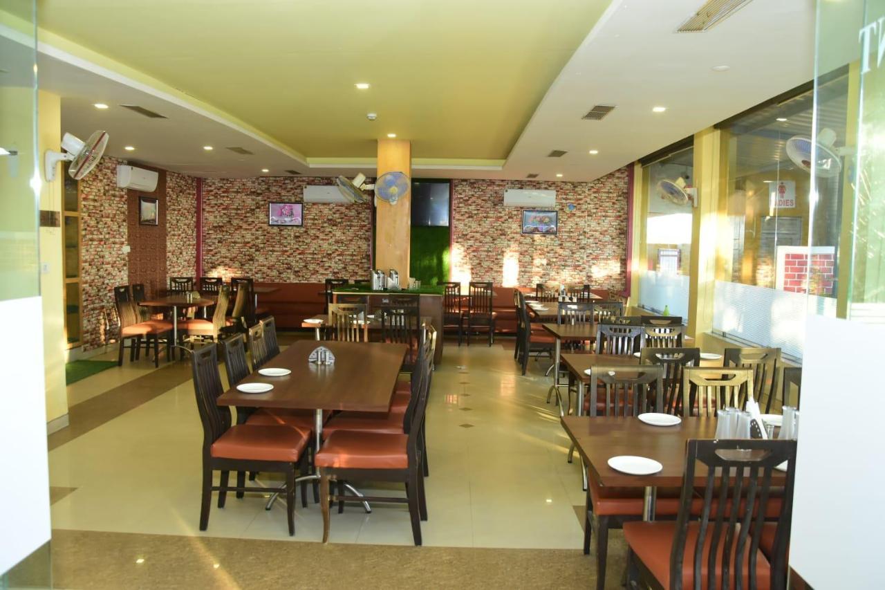 Hotel Shiv International Bhachau Ngoại thất bức ảnh