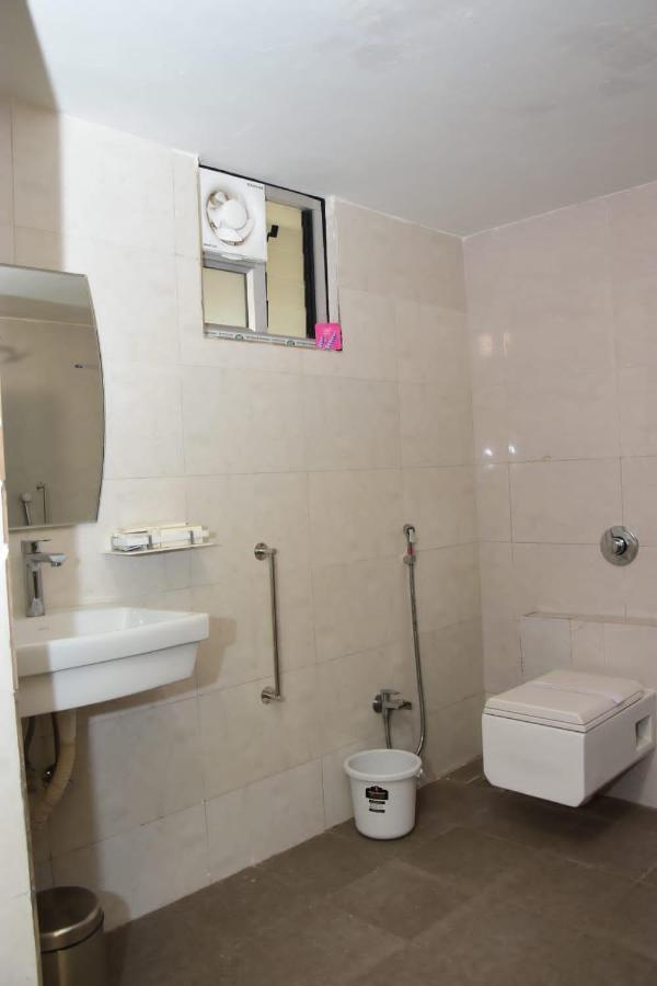 Hotel Shiv International Bhachau Ngoại thất bức ảnh