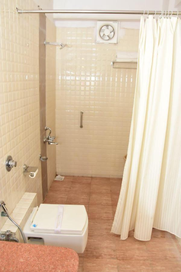 Hotel Shiv International Bhachau Ngoại thất bức ảnh