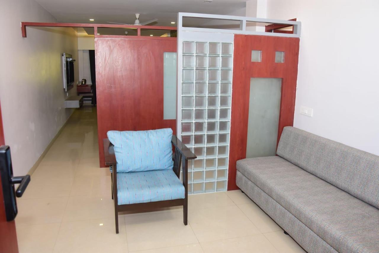 Hotel Shiv International Bhachau Ngoại thất bức ảnh