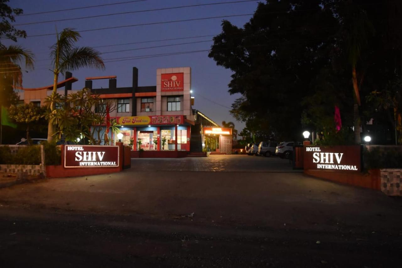 Hotel Shiv International Bhachau Ngoại thất bức ảnh